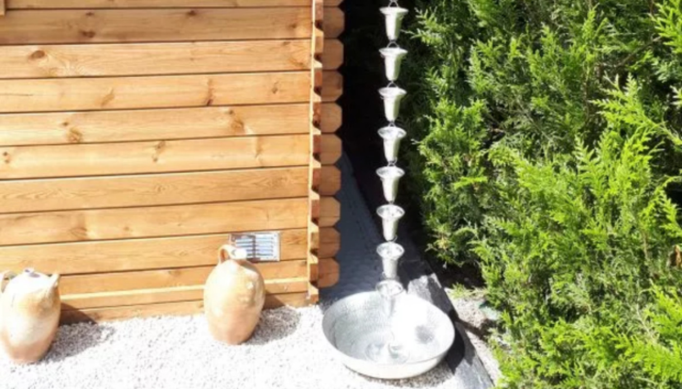 Remplacez vos gouttières traditionnelles par une chaîne de pluie japonaise !